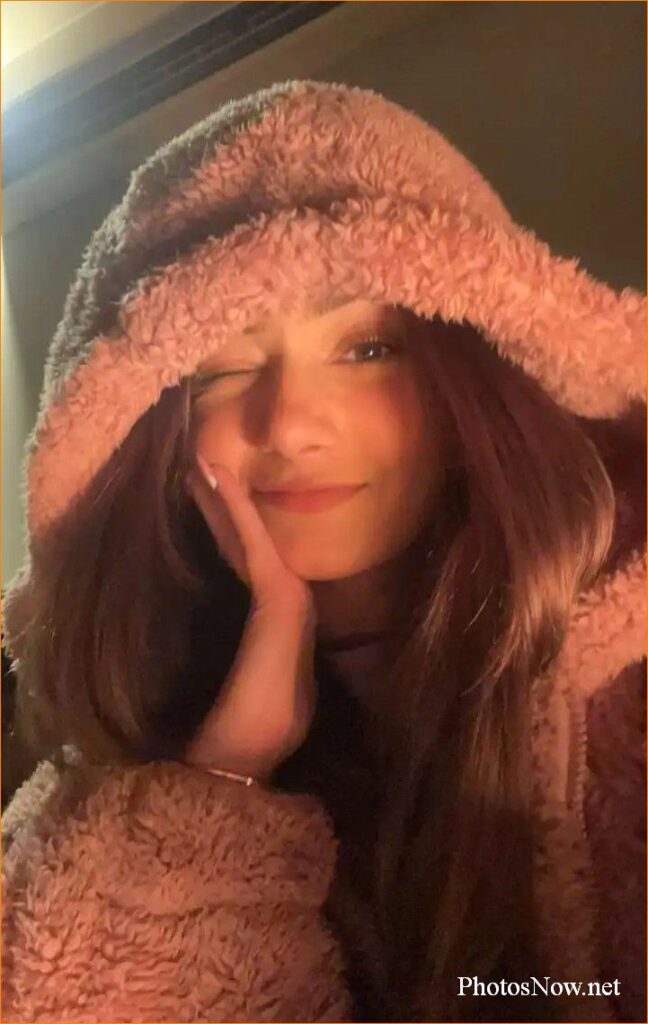 Cute-Girl-Pic--x