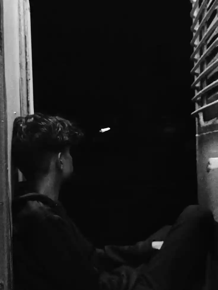 alone-dp-girl
