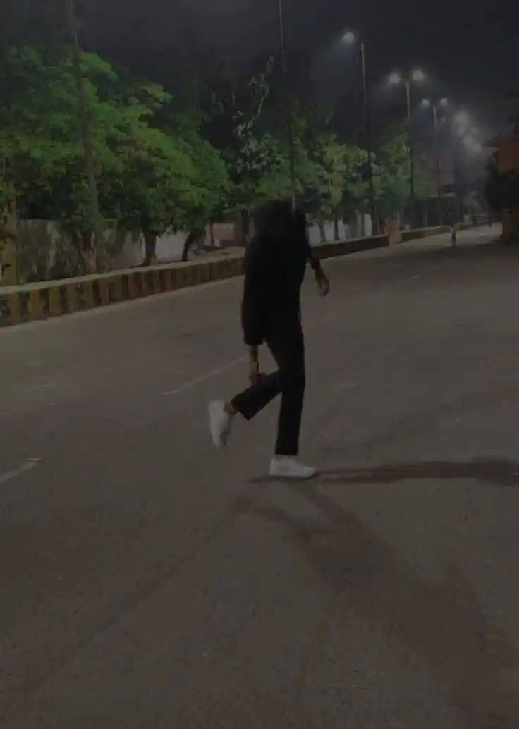 alone-dp-girl