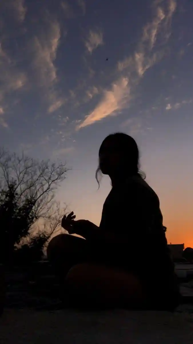 alone-sad-girl-dp