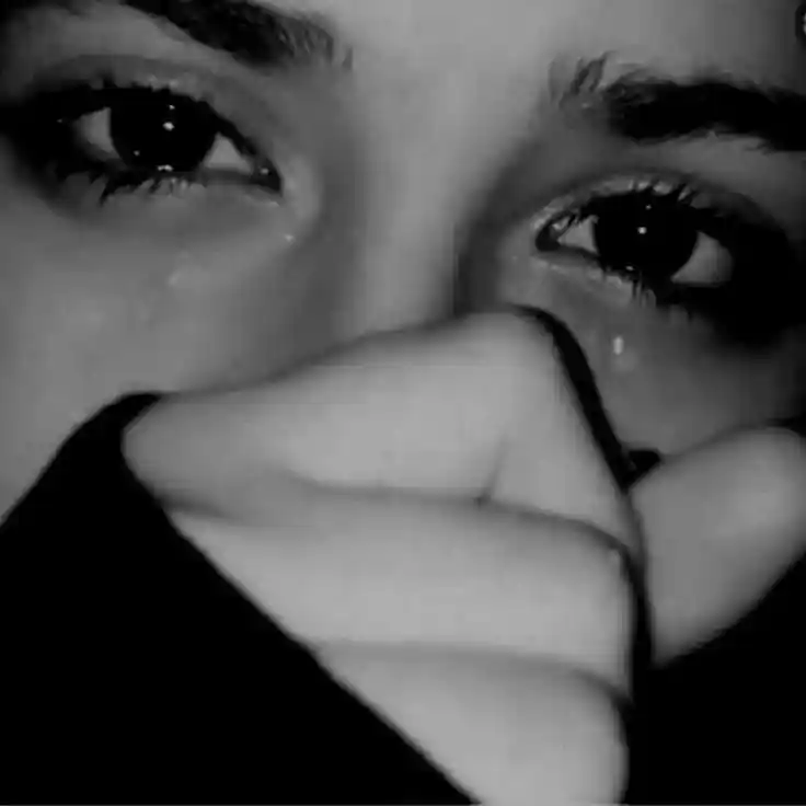 broken-heart-alone-sad-girl-dp