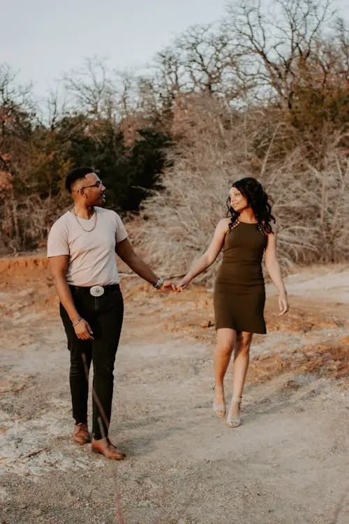 cute-couple-dp