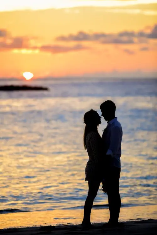 cute-couple-dp
