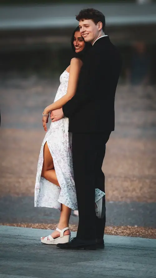 cute-couple-dp