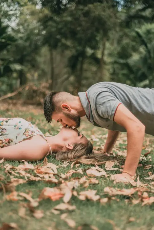 cute-couple-dp
