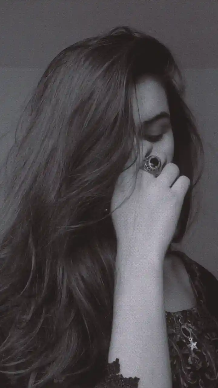 cute-sad-girl-dp