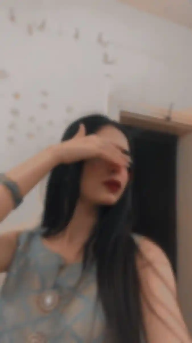 hide-face-girl-pic
