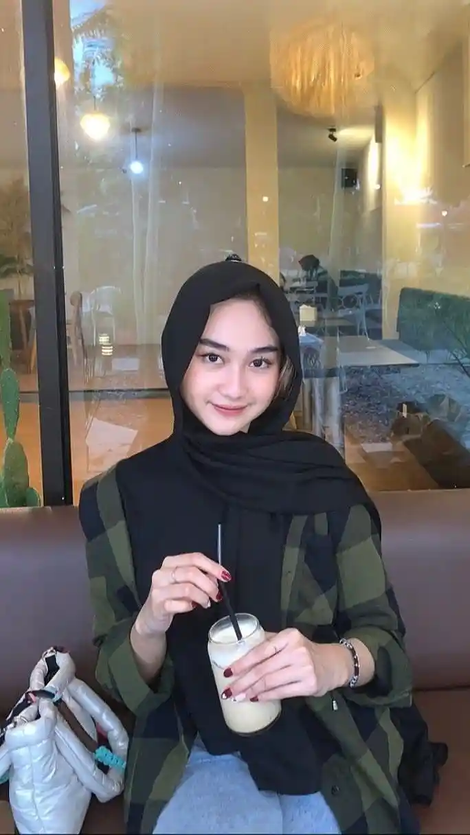 hijab-girl-dp