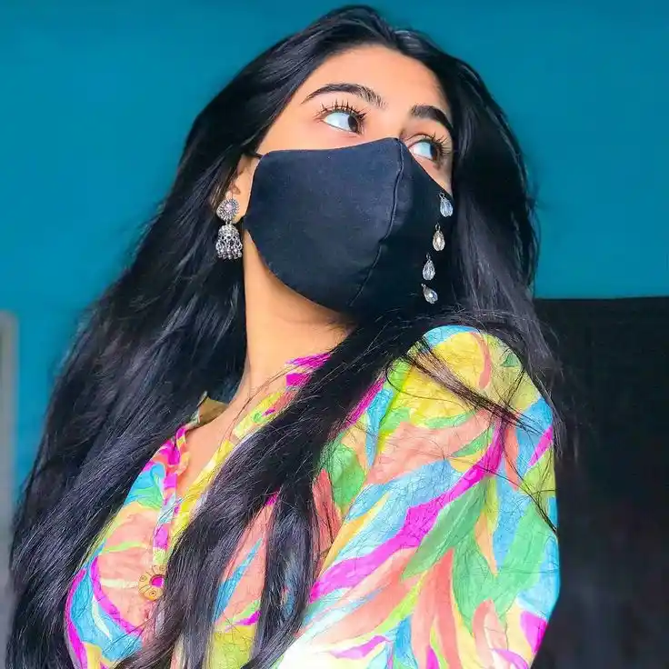 hot-mask-girl-pics