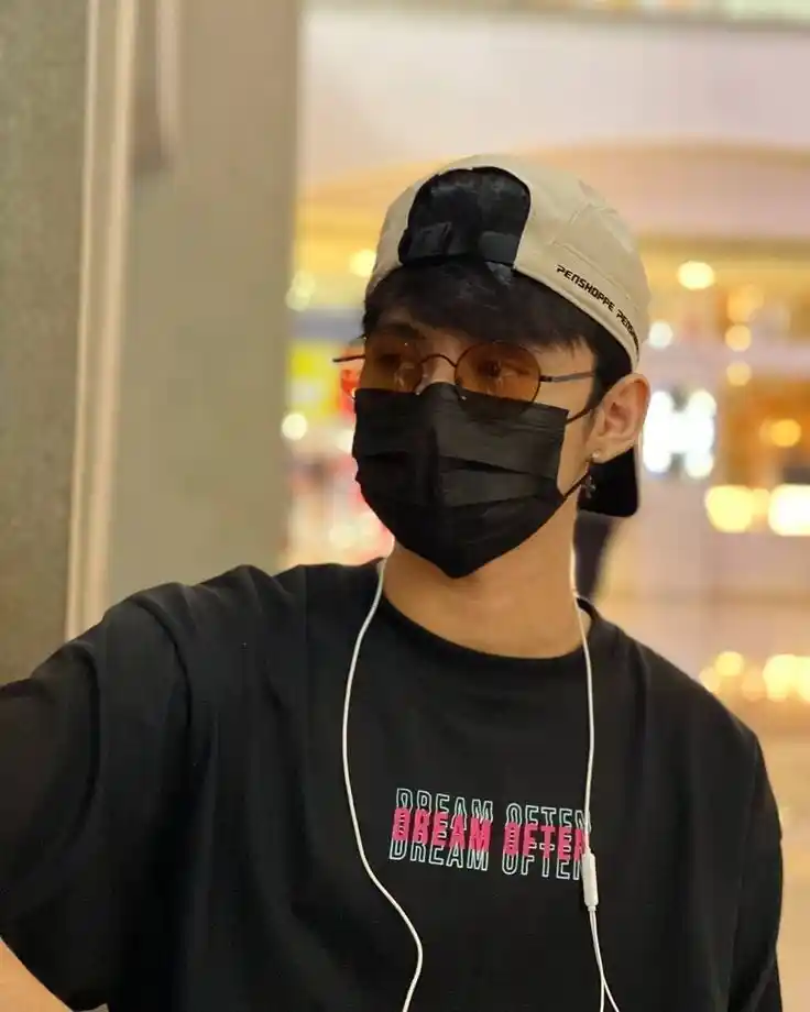 iphone-boys-mask-dp