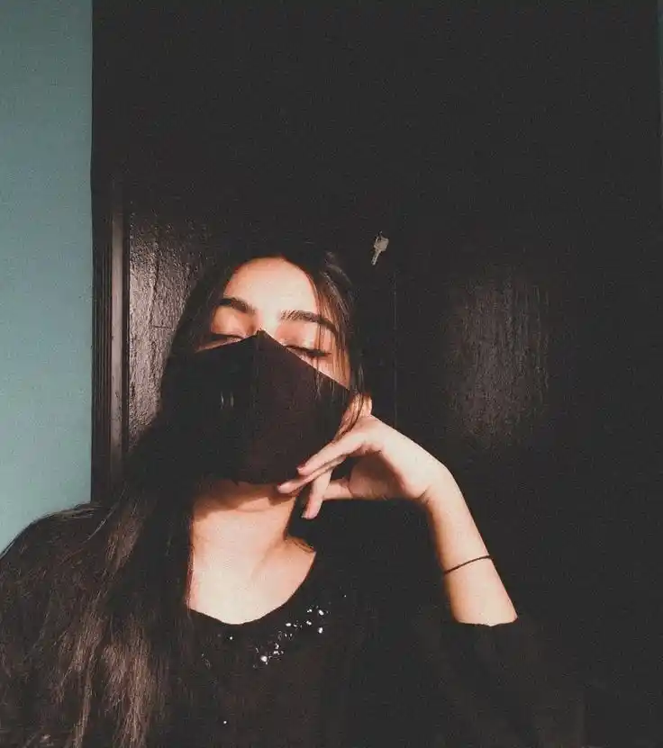 mask-girl-pic