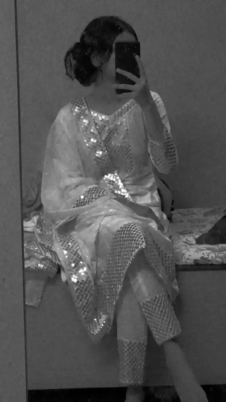 mirror-selfie-girl-pic