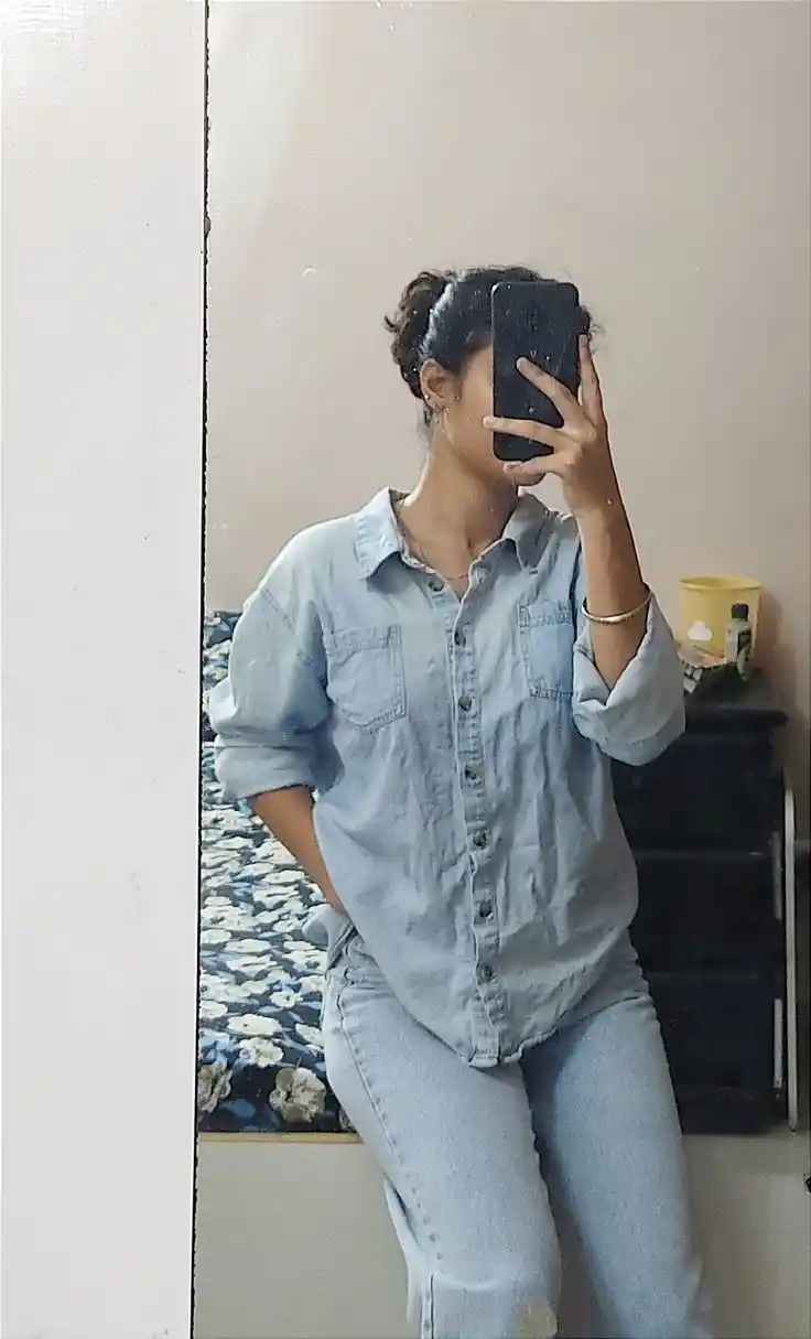 profile-hidden-face-mirror-selfie-dp