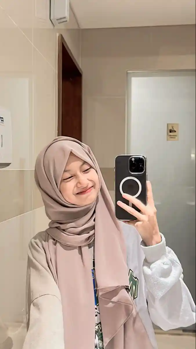 stylish-hijab-girl-dp